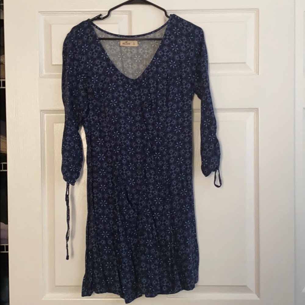 Hollister mid length sleeve dress